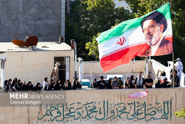 تشییع پیکر رهبر شهید انقلاب در مشهد - ۲