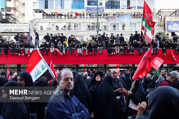 تشییع پیکر رهبر شهید انقلاب در مشهد - ۲