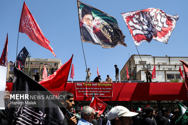 تشییع پیکر رهبر شهید انقلاب در مشهد - ۶