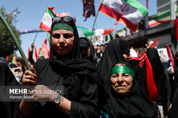 تشییع پیکر رهبر شهید انقلاب در مشهد - ۶