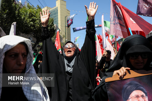 تشییع پیکر رهبر شهید انقلاب در مشهد - ۶