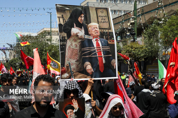 تشییع پیکر رهبر شهید انقلاب در مشهد - ۶