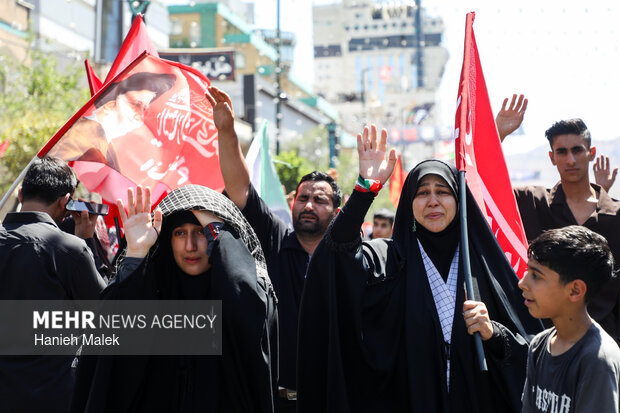 تشییع پیکر رهبر شهید انقلاب در مشهد - ۶