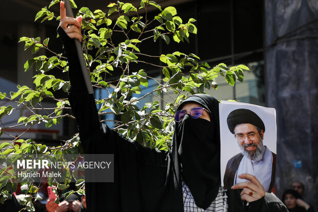 تشییع پیکر رهبر شهید انقلاب در مشهد - ۶