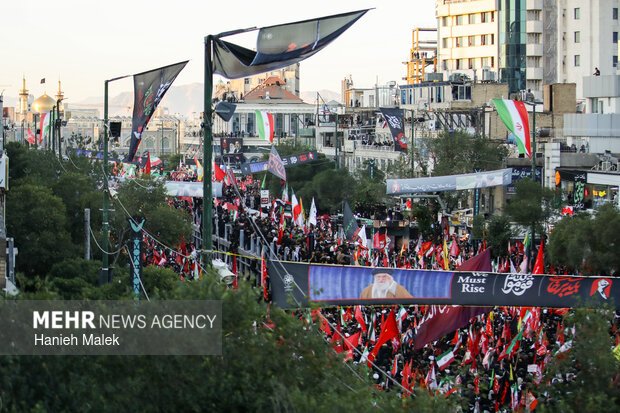 تشییع پیکر رهبر شهید انقلاب در مشهد - ۶