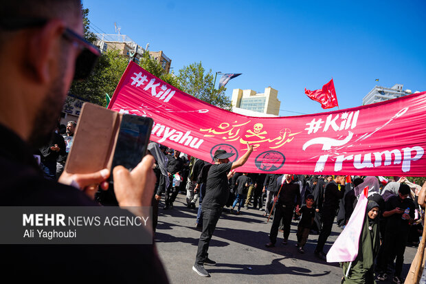 تشییع پیکر رهبر شهید انقلاب در مشهد - ۷