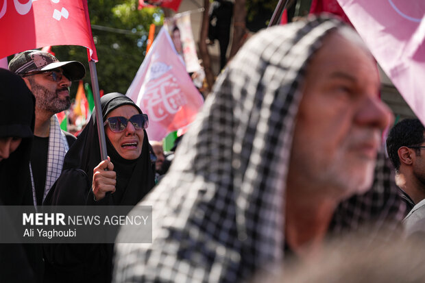 تشییع پیکر رهبر شهید انقلاب در مشهد - ۷