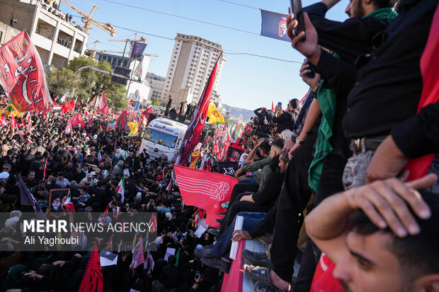 تشییع پیکر رهبر شهید انقلاب در مشهد - ۷