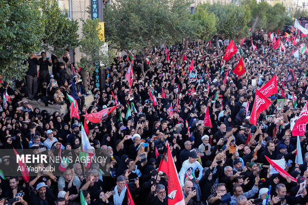 تشییع پیکر رهبر شهید انقلاب در مشهد - ۷