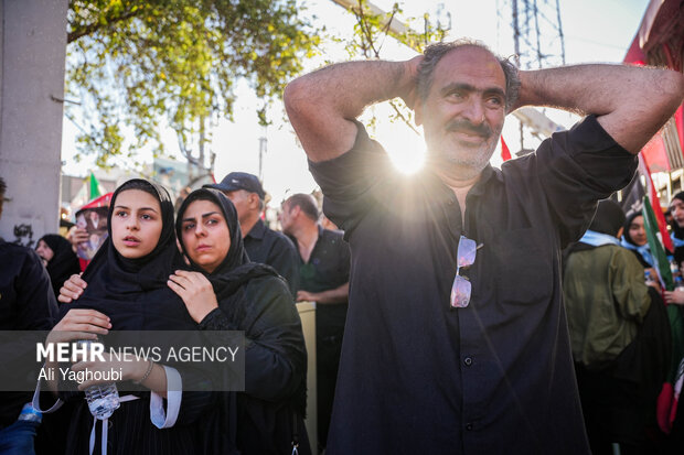 تشییع پیکر رهبر شهید انقلاب در مشهد - ۷