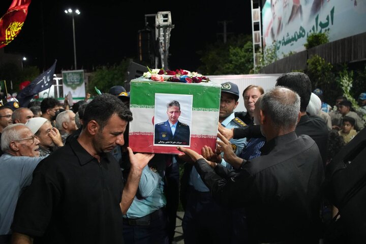 پیکر مطهر شهید علیرضا معینی در بوشهر تشییع شد