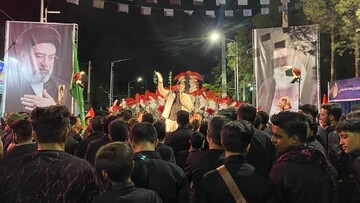 فریاد انتقام و خونخواهی مردم کرمان در شب تدفین پیکر «قائد شهید امت»