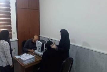 ۴۰۰ مددجوی گناوه‌ای از خدمات رایگان بینایی‌سنجی و عینک بهره‌مند شدند