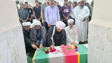 پیکر پاک ملوان شهید «مرتضی هرمزی» در بندرکوهستک آرام گرفت  