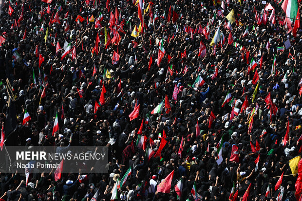تشییع پیکر رهبر شهید انقلاب در مشهد - ۸