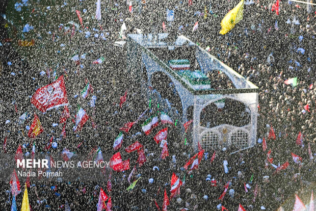 تشییع پیکر رهبر شهید انقلاب در مشهد - ۸