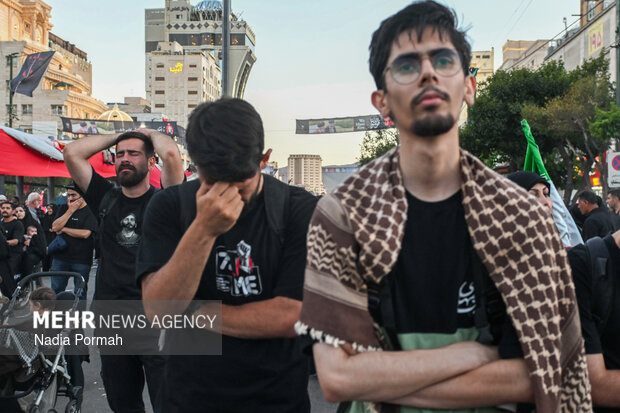 تشییع پیکر رهبر شهید انقلاب در مشهد - ۸