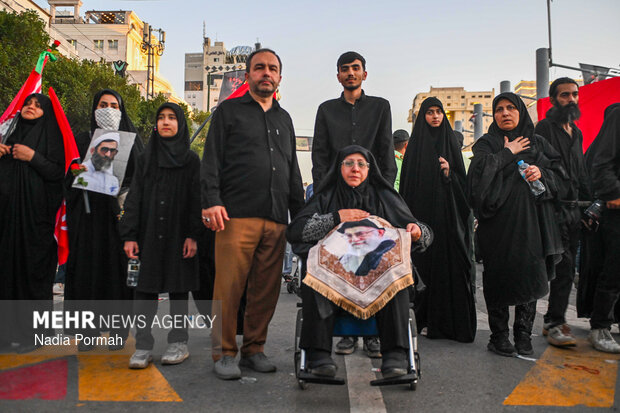 تشییع پیکر رهبر شهید انقلاب در مشهد - ۸