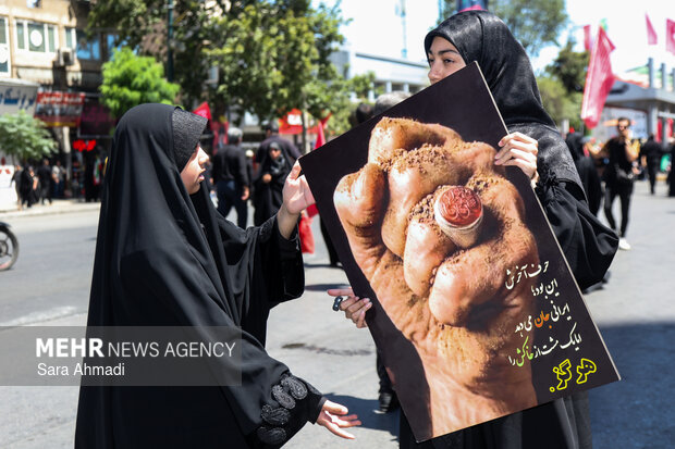 تشییع پیکر رهبر شهید انقلاب در مشهد - ۹