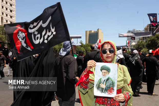 تشییع پیکر رهبر شهید انقلاب در مشهد - ۹