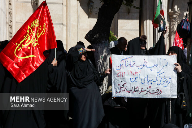 تشییع پیکر رهبر شهید انقلاب در مشهد - ۹