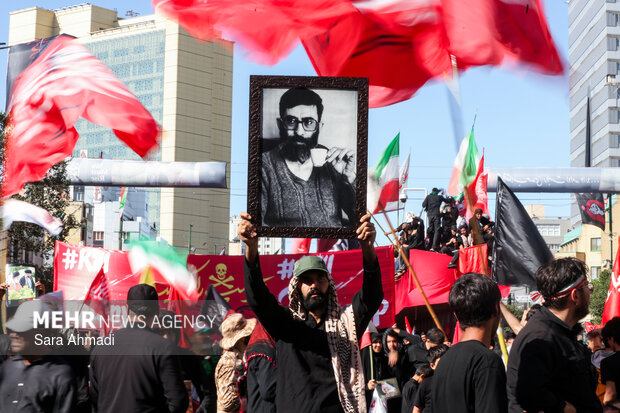 تشییع پیکر رهبر شهید انقلاب در مشهد - ۹