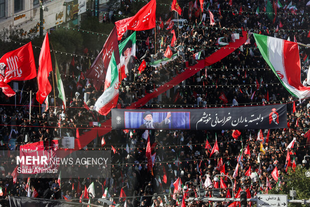 تشییع پیکر رهبر شهید انقلاب در مشهد - ۹