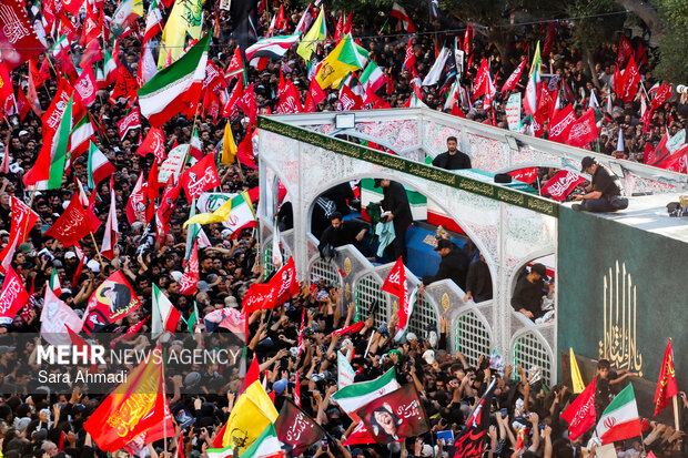 تشییع پیکر رهبر شهید انقلاب در مشهد - ۹