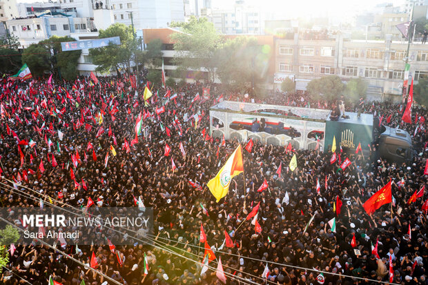 تشییع پیکر رهبر شهید انقلاب در مشهد - ۹