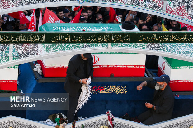 تشییع پیکر رهبر شهید انقلاب در مشهد - ۹