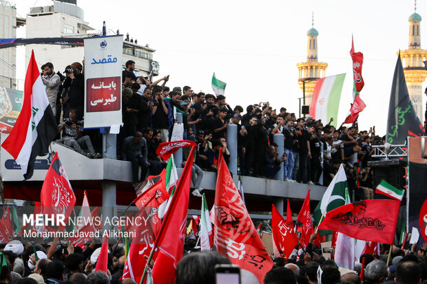 تشییع پیکر رهبر شهید انقلاب در مشهد - ۱۰