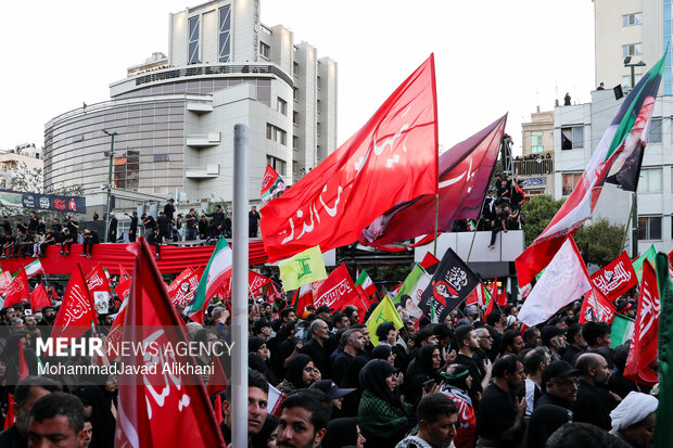 تشییع پیکر رهبر شهید انقلاب در مشهد - ۱۰