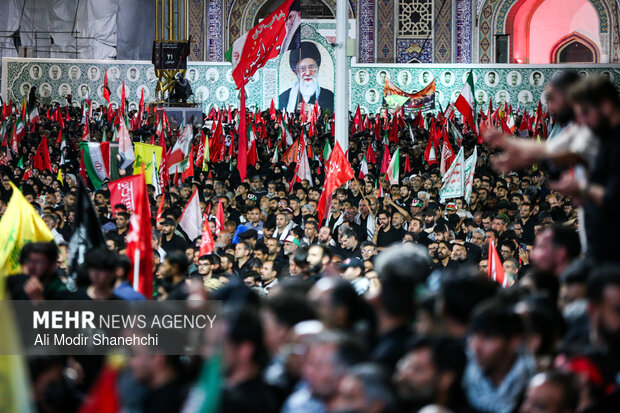 اقامه نماز بر پیکر آقای شهید ایران در حرم رضوی