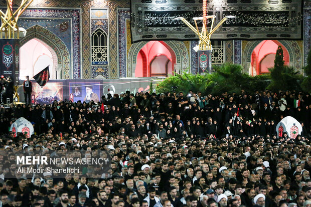 اقامه نماز بر پیکر آقای شهید ایران در حرم رضوی