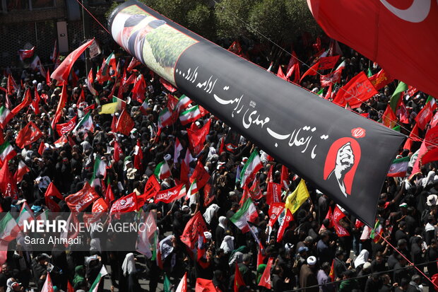 تشییع پیکر مطهر رهبر شهید انقلاب در مشهد
