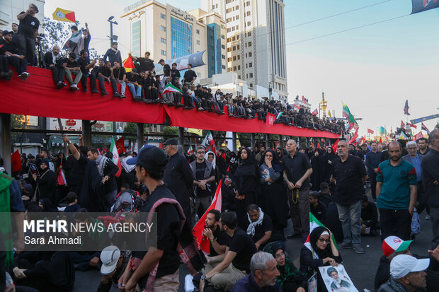 تشییع پیکر رهبر شهید انقلاب در مشهد
