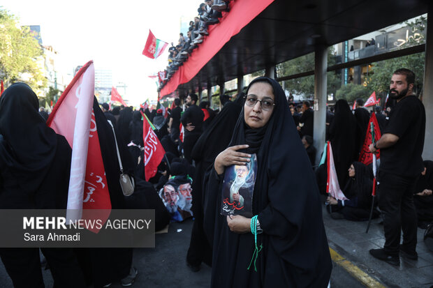 تشییع پیکر رهبر شهید انقلاب در مشهد