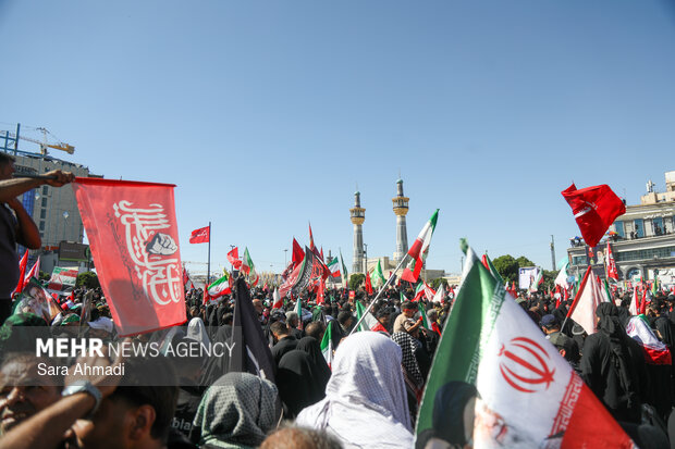 تشییع پیکر رهبر شهید انقلاب در مشهد