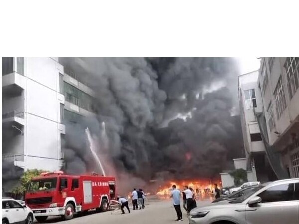 VIDEO: Huge fire rips through shoe factory in China, 28 dead