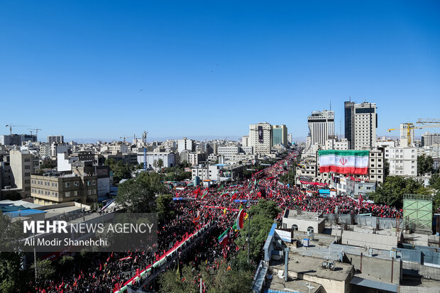 تشییع پیکر رهبر شهید انقلاب در مشهد