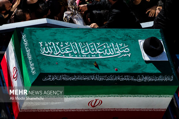 تشییع پیکر رهبر شهید انقلاب در مشهد