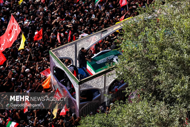 تشییع پیکر رهبر شهید انقلاب در مشهد