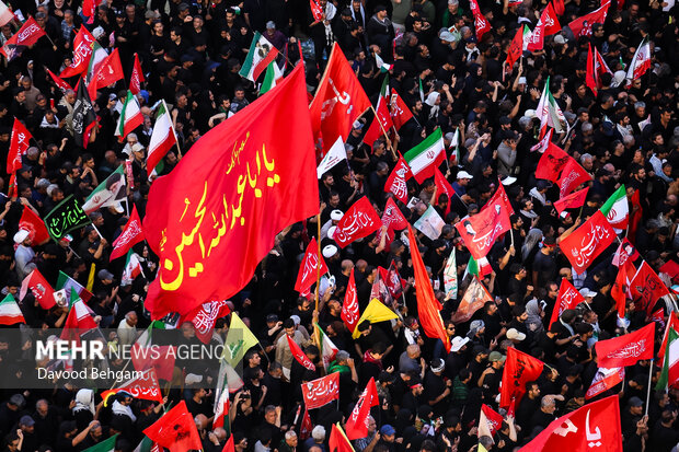 تشییع پیکر رهبر شهید انقلاب در مشهد