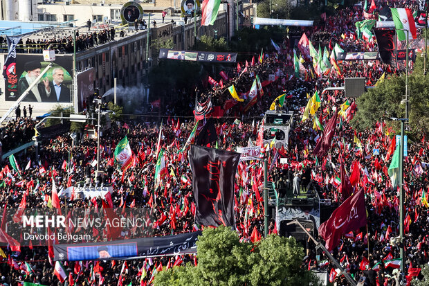 تشییع پیکر رهبر شهید انقلاب در مشهد