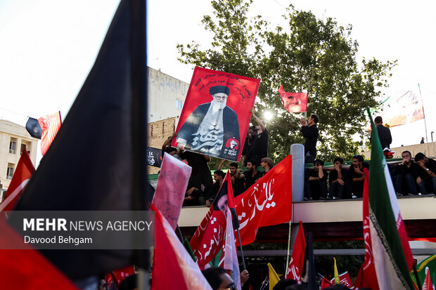 تشییع پیکر رهبر شهید انقلاب در مشهد