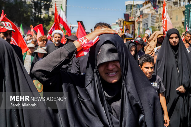 تشییع پیکر رهبر شهید انقلاب در مشهد