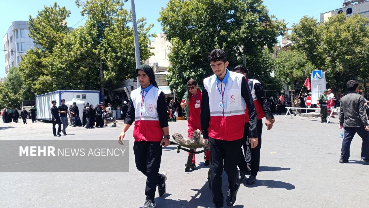 مشارکت ۶۰۰ نیروی هلال احمر خراسان شمالی در مراسم تشییع رهبر شهید