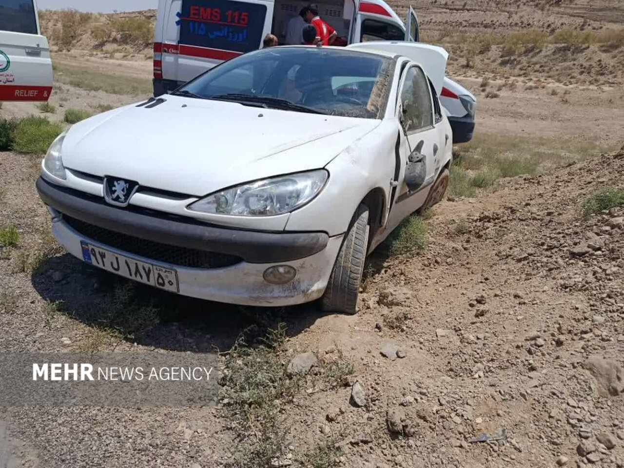 بررسی جامع: واژگونی خودروی ۲۰۶ در سمنان با ۴ مصدوم | مهر - کد eec7