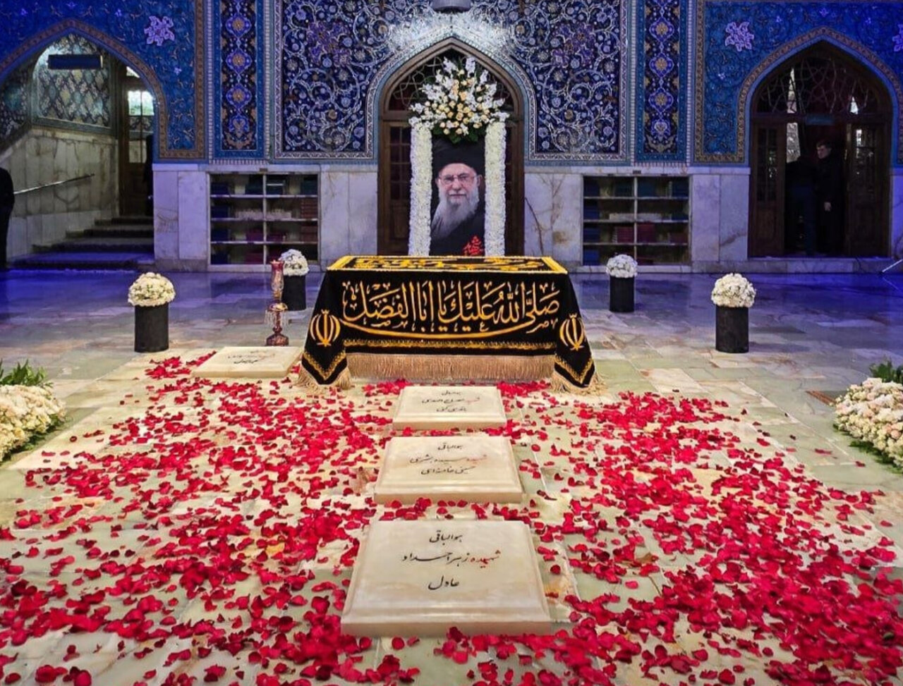 بررسی جامع: آماده‌سازی ورودی دارالذکر حرم رضوی برای حضور زائران | مهر - کد 6c5b