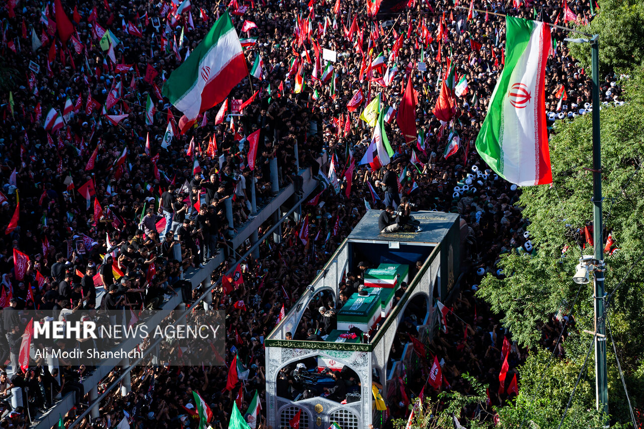 آغاز عصر خامنهای